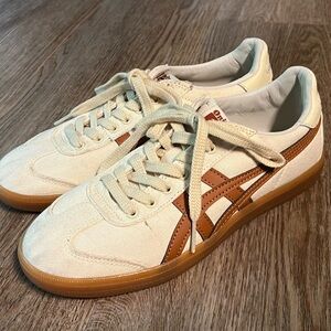 Onitsuka Tiger Tokuten Cream and Caramel Sneakers -Like New